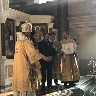 Alexander Temerko gives a welcome address at Orthodox Cathedral in London, together with Father Isidoros Fakitsas and Archbishop Elisey